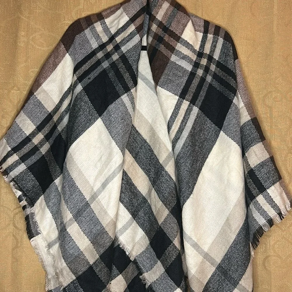 Plaid Open‎ Front Poncho Wrap Scarf Black White Brown OSFM Fall Neutral Cozy